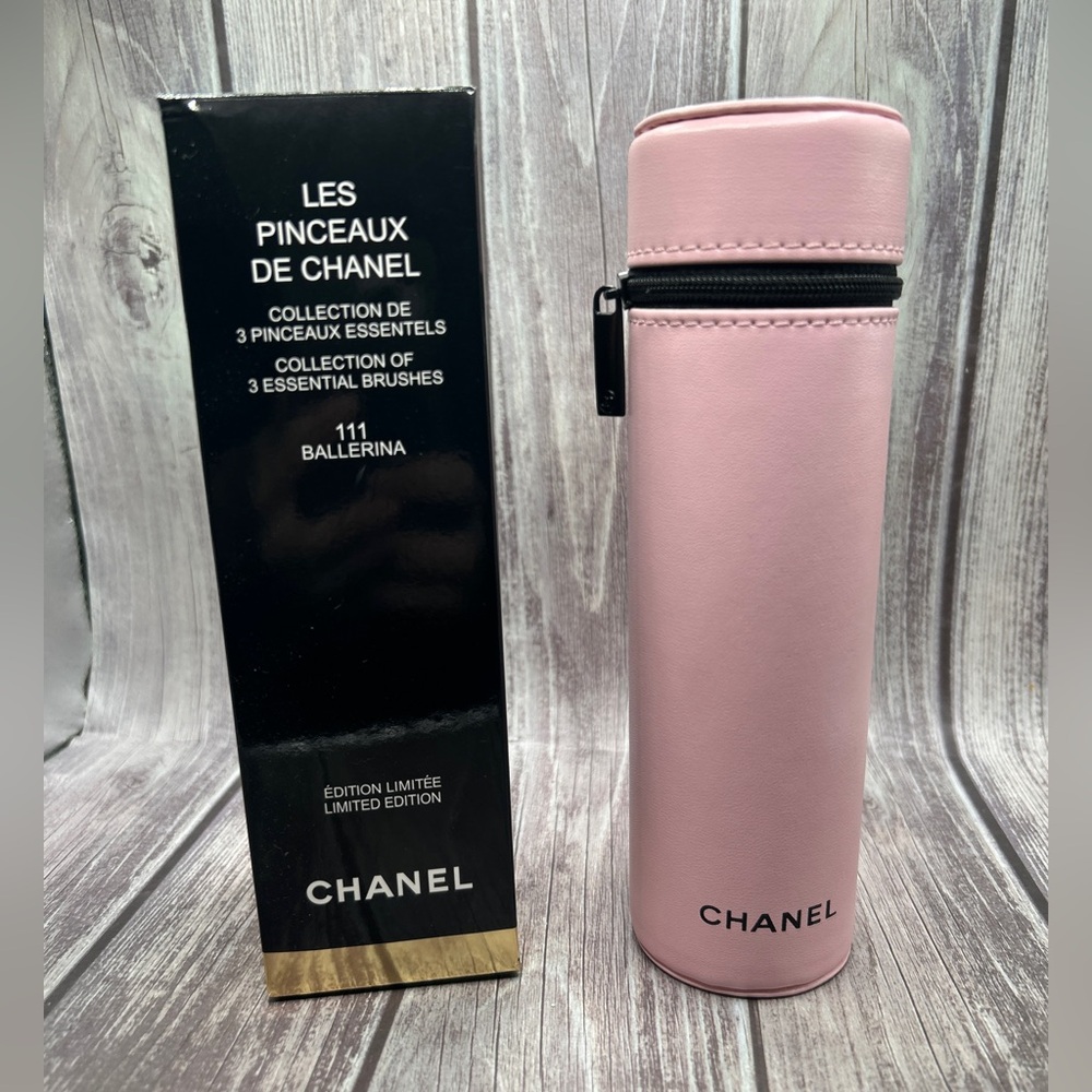 Chanel Les Pinceaux de Chanel 3-Piece Makeup Brush Set with Pink Case - Picture 3 of 14